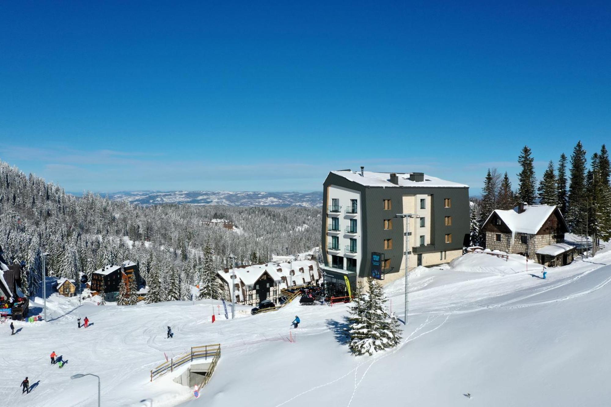 Aparthotel Rajska ヤホリナ エクステリア 写真