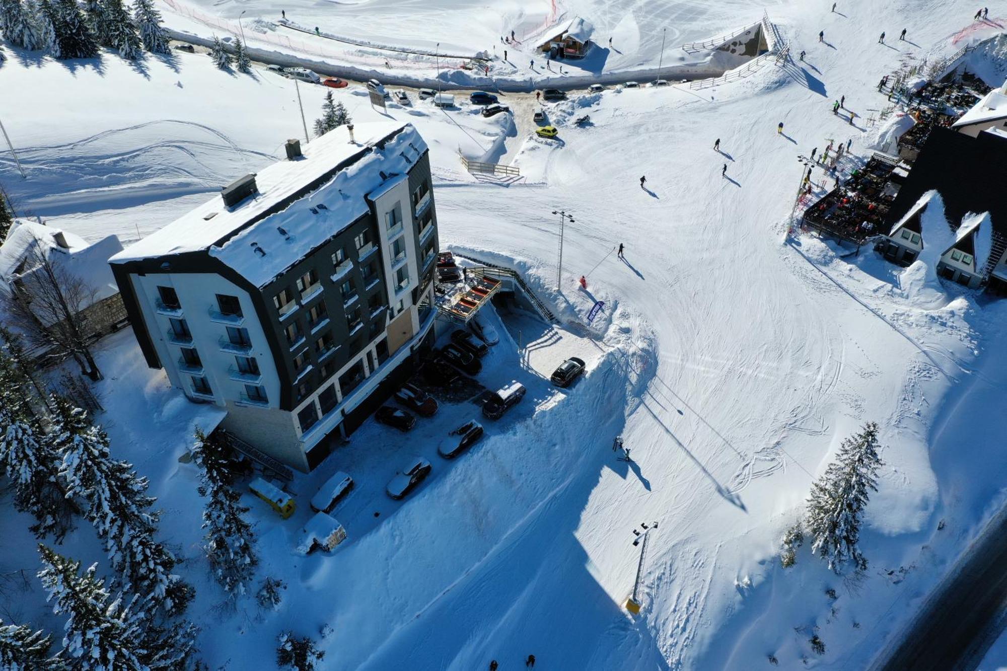 Aparthotel Rajska ヤホリナ エクステリア 写真
